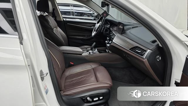 BMW 5 Series (G30) id 4446471 из Кореи 18