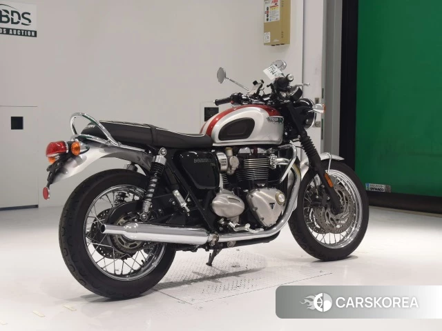 Проданный Triumph BONNEVILLE T120 2017 из Японии, фото 2