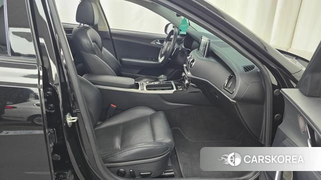 Kia Stinger id 4536800 из Кореи 18