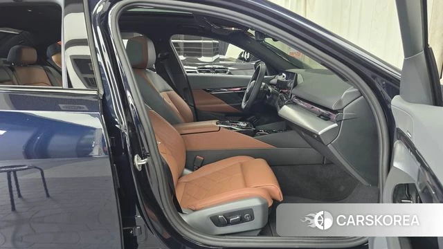 BMW 5 Series (G60) id 4649500 из Кореи 18
