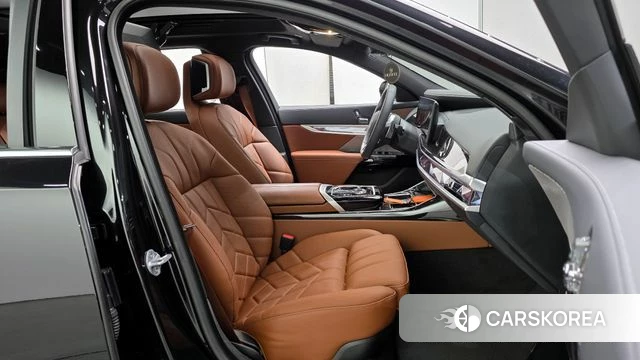 BMW 7 Series (G70) id 4222505 из Кореи 18