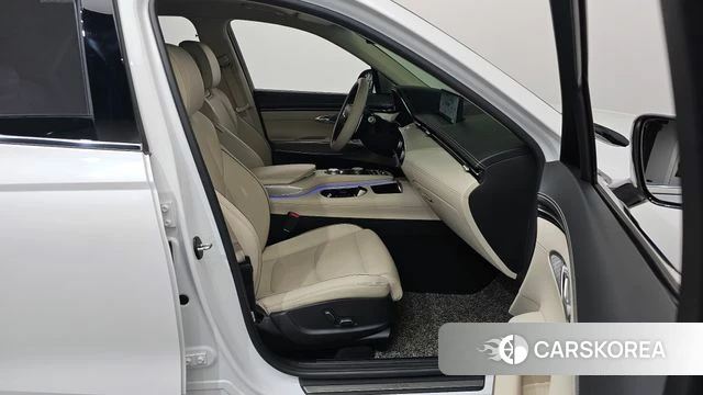 Genesis GV70 id 4501121 из Кореи 18
