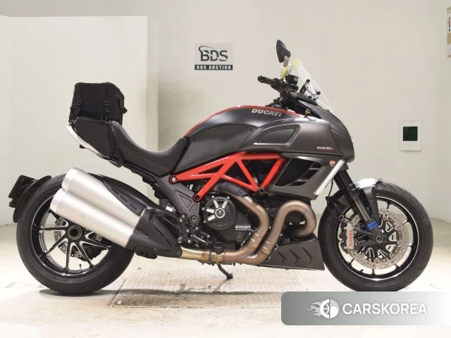Ducati DIAVEL CARBON id 4185430 из Японии 18
