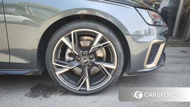 Audi A4L id 4257200 из Китая 18