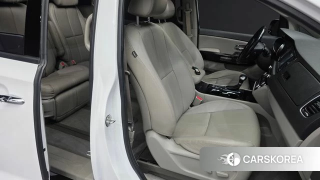 Kia The New Carnival id 4563075 из Кореи 18