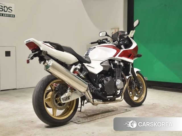 Проданный Honda CB1300SF BOLDOR 2011 из Японии, фото 2