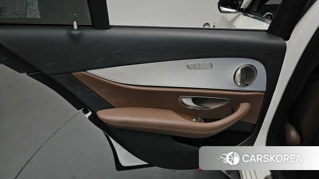 Mercedes-Benz E-Class W213 id 4646989 из Кореи 18