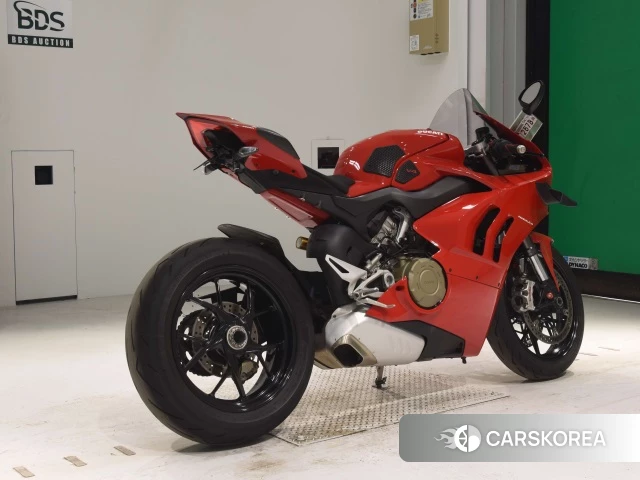 Проданный Ducati PANIGALE V4 2021 из Японии, фото 2