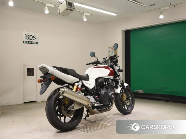 Проданный Honda CB400SF 2015 из Японии, фото 2