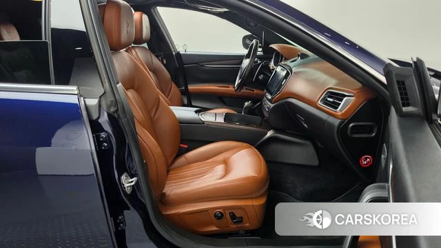 Maserati Ghibli id 4776474 из Кореи 18