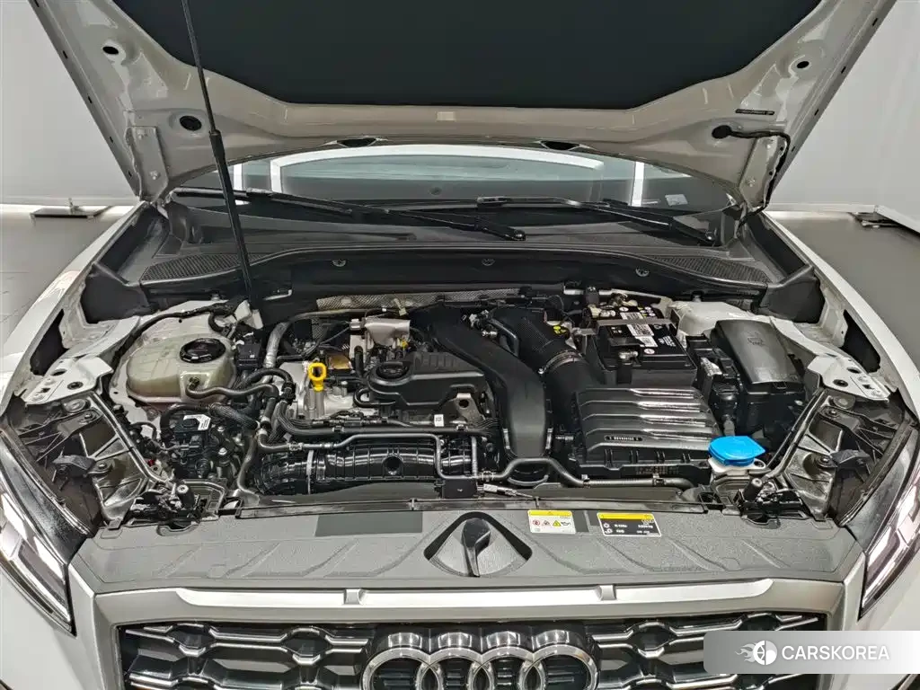 Audi Q2L id 4583603 из Китая 18