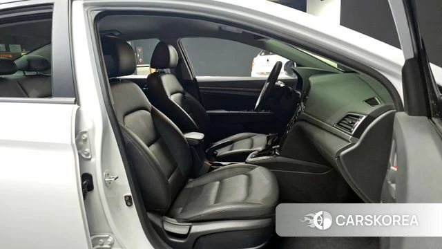 Hyundai Avante AD id 4397783 из Кореи 18