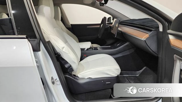 Tesla Model Y id 4302090 из Кореи 18