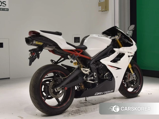 Проданный Triumph DAYTONA 675R 2012 из Японии, фото 2