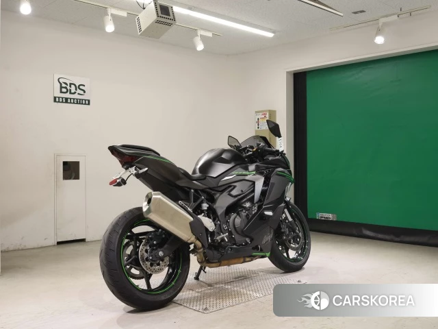 Проданный Kawasaki ZX-4R SE 2023 из Японии, фото 2