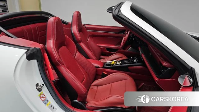 Porsche 911(992) id 4533292 из Кореи 18