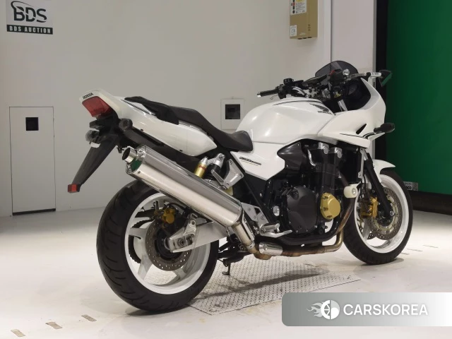 Проданный Honda CB1300SF BOLDOR 2011 из Японии, фото 2