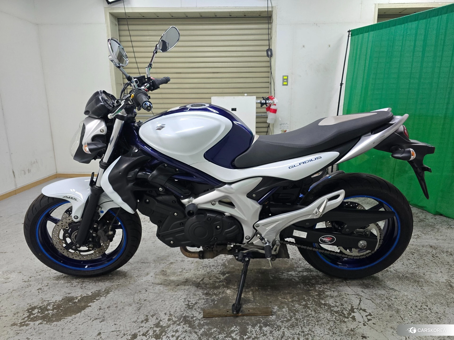 Suzuki GLADIUS 400 ABS id 4192832 из Японии 18