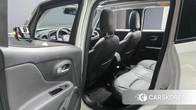 Jeep Renegade id 4470733 из Кореи 18