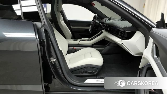 Porsche Taycan id 4244648 из Кореи 18