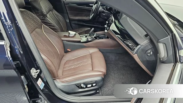 BMW 5 Series (G30) id 4535266 из Кореи 18