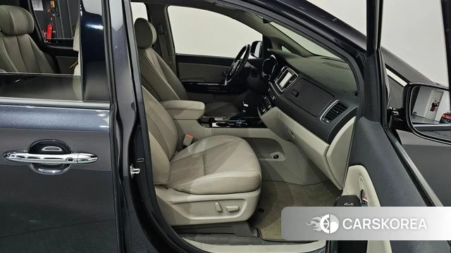 Kia The New Carnival id 4385014 из Кореи 18