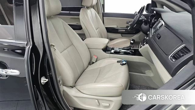 Kia The New Carnival id 4596057 из Кореи 18