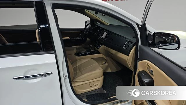 Kia The New Carnival id 4477238 из Кореи 18