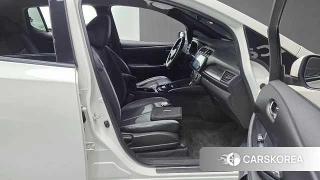 Nissan Leaf (ZE1) id 4595695 из Кореи 18
