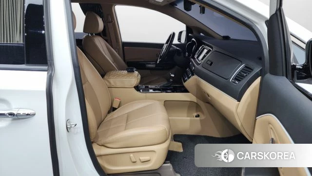 Kia The New Carnival id 4447459 из Кореи 18