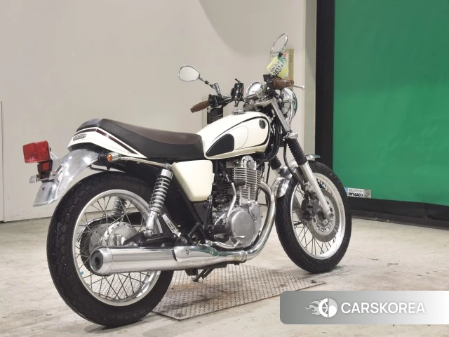 Проданный Yamaha SR 400 2012 из Японии, фото 2