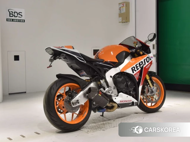 Проданный Honda CBR1000RR 2017 из Японии, фото 2