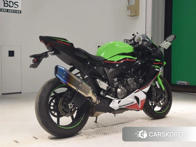 Проданный Kawasaki ZX-6R NINJA ABS 2022 из Японии, фото 2