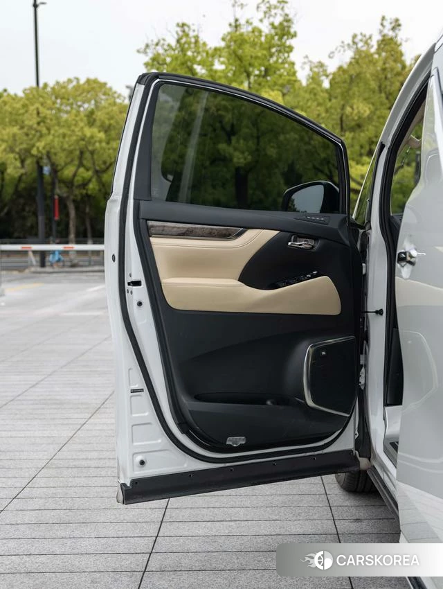 Toyota Elfa id 4239101 из Китая 18