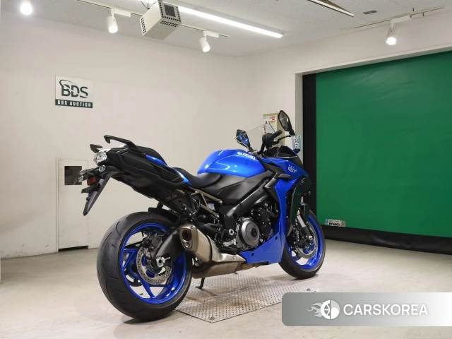 Проданный Suzuki GSX-S1000GT 2022 из Японии, фото 2