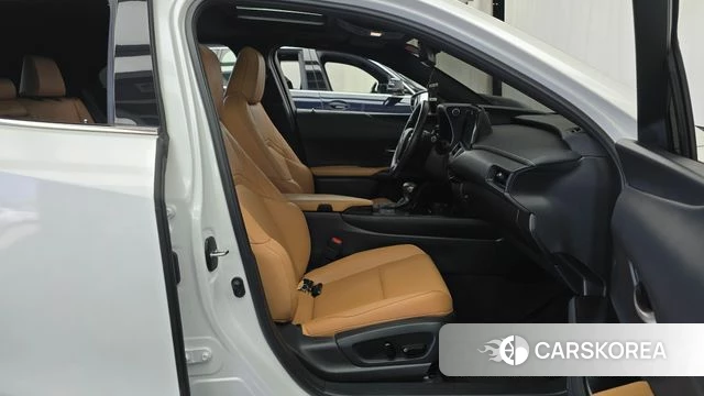 Lexus UX250h id 4463401 из Кореи 18