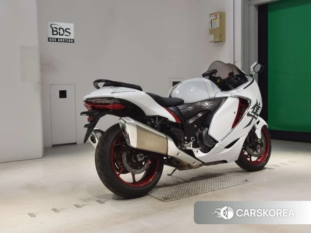 Проданный Suzuki GSX1300R HAYABUSA 2022 из Японии, фото 2