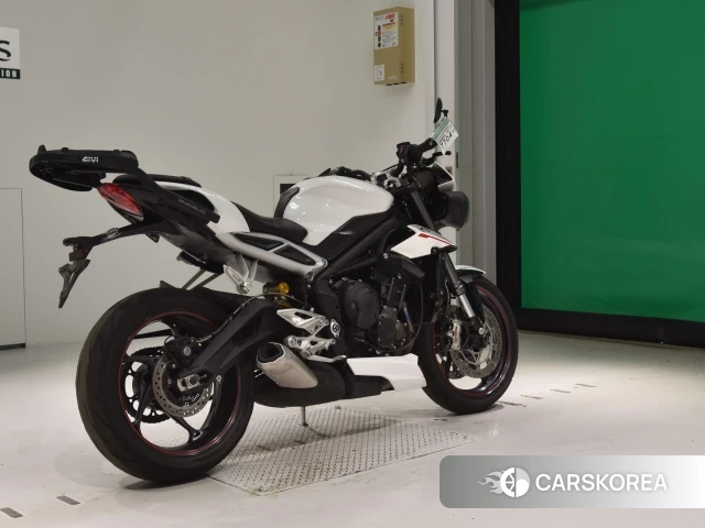 Проданный Triumph STREET TRIPLE 765 RS 2019 из Японии, фото 2