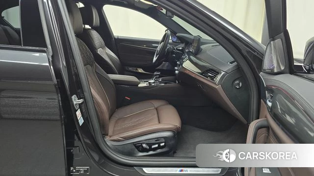 BMW 5 Series (G30) id 4395374 из Кореи 18