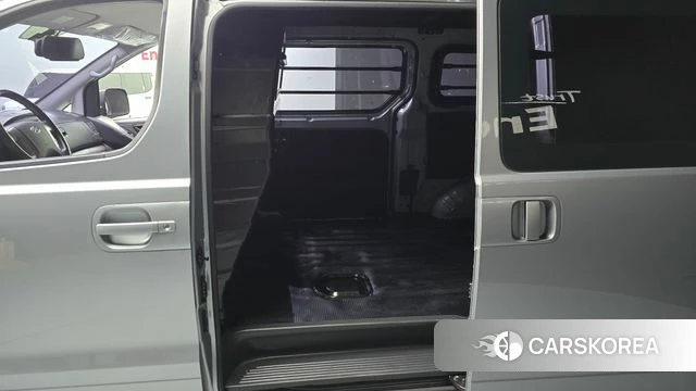 Hyundai The New Grand Starex id 4232693 из Кореи 18