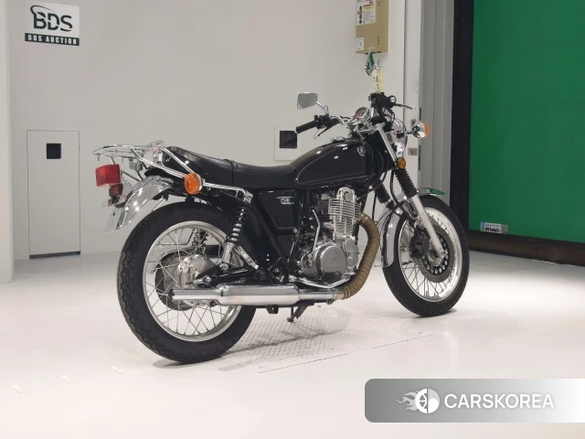 Проданный Yamaha SR 400 2018 из Японии, фото 2