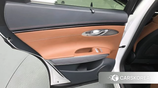 Genesis GV70 id 4187606 из Кореи 18