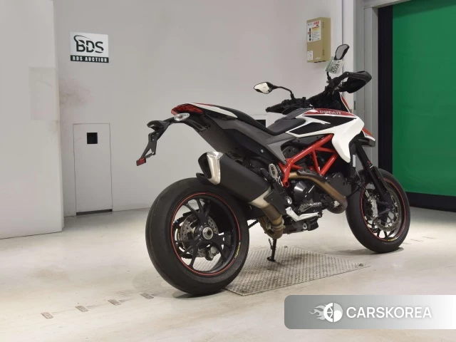 Проданный Ducati HYPERMOTARD 820 SP 2013 из Японии, фото 2
