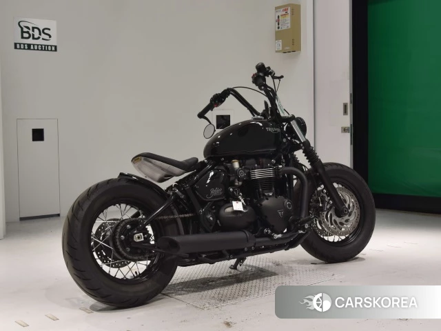 Проданный Triumph BONNEVILLE BOBBER 2023 из Японии, фото 2