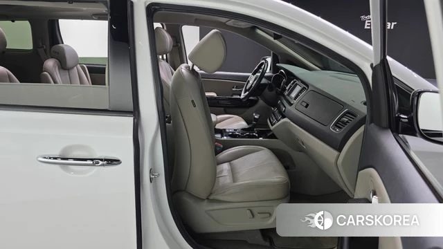 Kia The New Carnival id 4233117 из Кореи 18