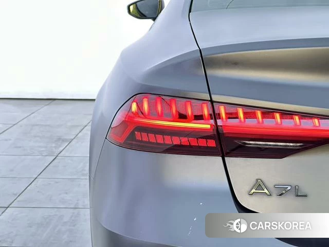 Audi A7L id 4333852 из Китая 18