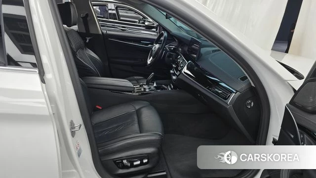BMW 5 Series (G30) id 4482275 из Кореи 18
