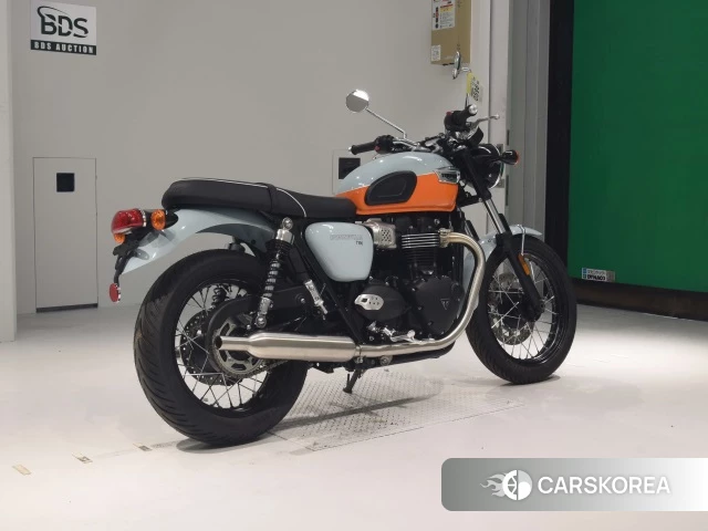Проданный Triumph BONNEVILLE T100 2023 из Японии, фото 2