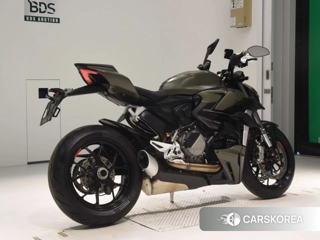 Проданный Ducati STREETFIGHTER V2 2023 из Японии