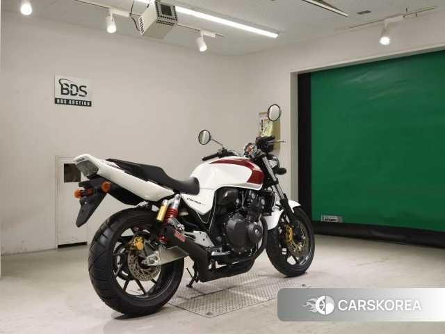 Проданный Honda CB400SF 2017 из Японии, фото 2